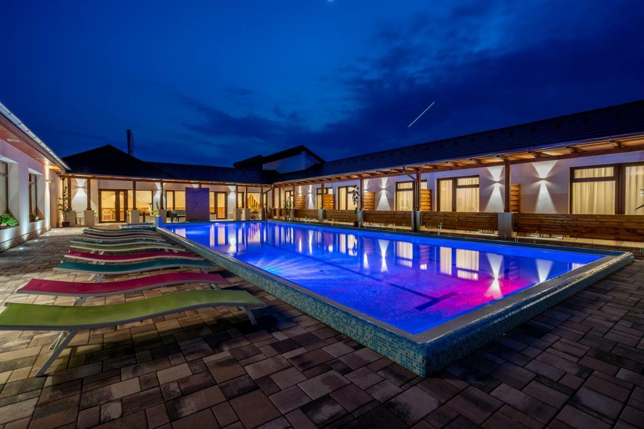 Újhartyán Doresz Wellness Panzio B&B 외부 사진
