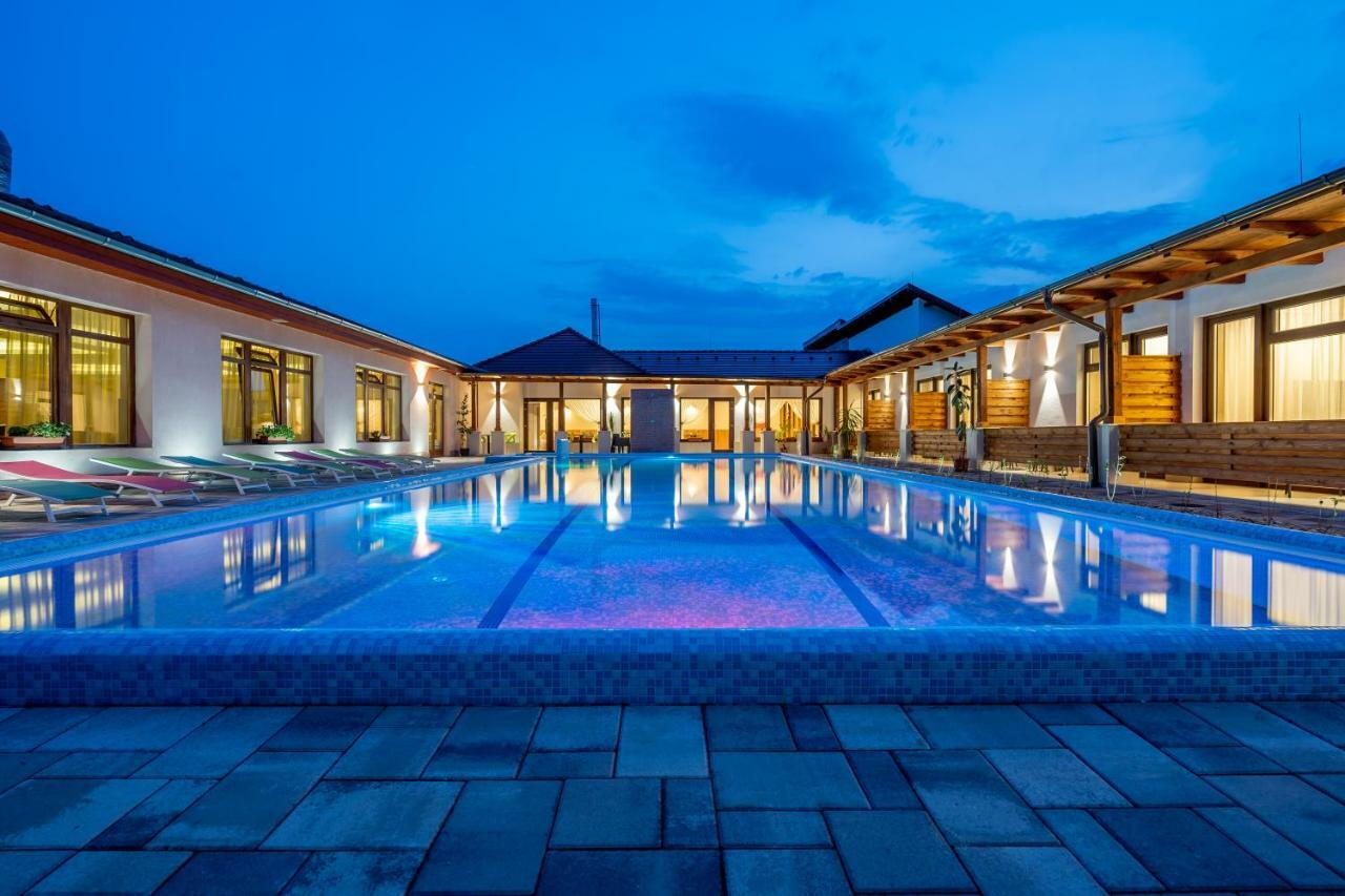 Újhartyán Doresz Wellness Panzio B&B 외부 사진