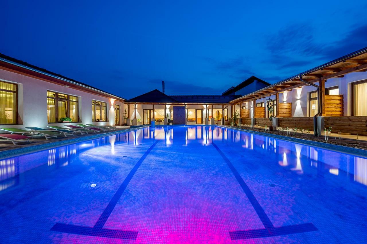 Újhartyán Doresz Wellness Panzio B&B 외부 사진